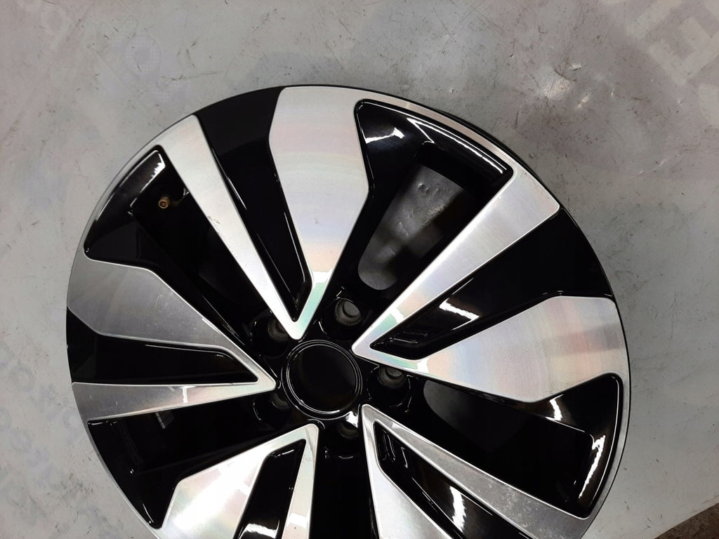 1x Alufelge 17 Zoll 7.0" 5x112 45ET Glanz Silber 2GA601025AR VW T-Roc Rim Wheel FEL4335386550uo