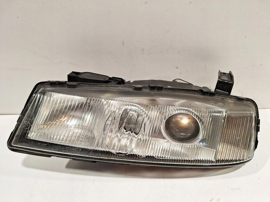 Frontscheinwerfer Opel Calibra AVN9530 LED Links Scheinwerfer Headlight