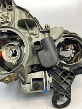 Laden Sie das Bild in den Galerie-Viewer, Frontscheinwerfer Mercedes-Benz Clk A2088200761 Xenon Links Headlight SCH5267024839ka
