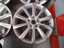 Laden Sie das Bild in den Galerie-Viewer, 4x Alufelge 17 Zoll 6.5" 5x112 41ET Glanz Silber 3G0601025C VW Passat Golf FEL8093201500xj