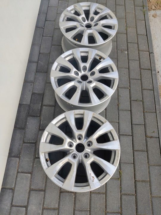1x Alufelge 17 Zoll 8.0" 5x120 49ET Glanz Silber 2H6601025A VW Amarok Rim Wheel FEL3512954543ag