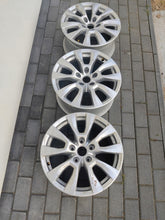 Load image into Gallery viewer, 1x Alufelge 17 Zoll 8.0" 5x120 49ET Glanz Silber 2H6601025A VW Amarok Rim Wheel FEL3512954543ag