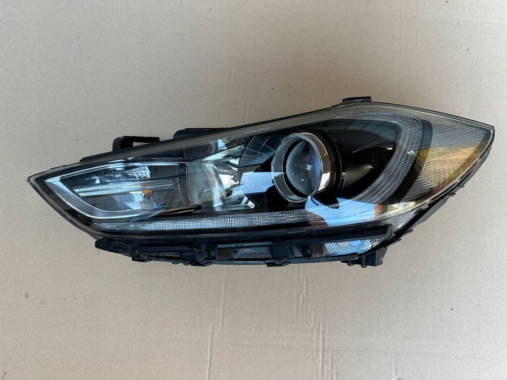 Frontscheinwerfer Hyundai Elantra 92101-F2100 Links Scheinwerfer Headlight