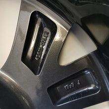 Laden Sie das Bild in den Galerie-Viewer, 1x Alufelge 17 Zoll 7.0" 5x114.3 50ET Glanz Schwarz 42611-02L90 Toyota Corolla FEL1378264028st