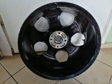 Laden Sie das Bild in den Galerie-Viewer, 1x Alufelge 18 Zoll 7.0&quot; 4x108 35ET Glanz Schwarz 9835097680 Opel Crossland