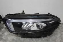 Laden Sie das Bild in den Galerie-Viewer, Frontscheinwerfer Mercedes-Benz W177 A1779064703 A1779064803 LED Ein Satz SCH5403542163kp