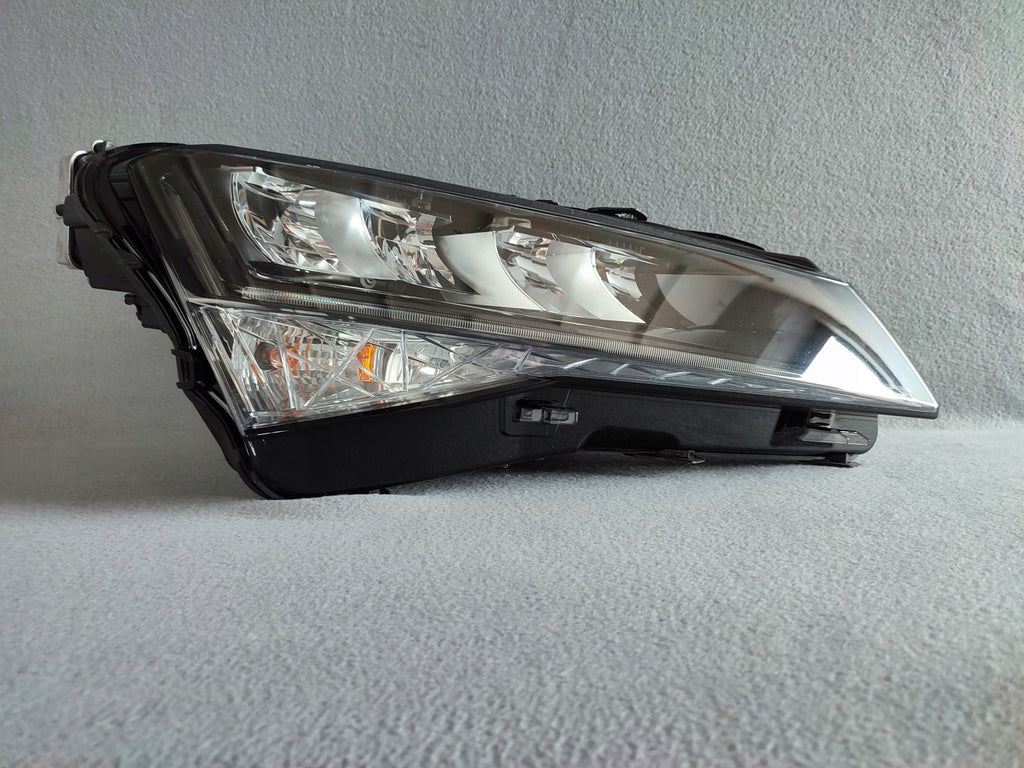 Frontscheinwerfer Skoda Superb III 3V1941016C LED Rechts Scheinwerfer Headlight