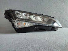 Laden Sie das Bild in den Galerie-Viewer, Frontscheinwerfer Skoda Superb III 3V1941016C LED Rechts Scheinwerfer Headlight