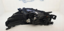 Laden Sie das Bild in den Galerie-Viewer, Frontscheinwerfer Toyota Hilux VIII 1EJ-923368-040A Full LED Rechts Headlight SCH9051773188ij