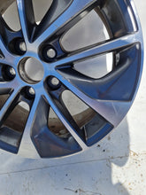 Load image into Gallery viewer, 1x Alufelge 17 Zoll 7.0&quot; 4x114.3 39ET Glanz Silber Toyota Avensis Rim Wheel