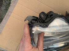 Laden Sie das Bild in den Galerie-Viewer, Frontscheinwerfer Citroën C1 II B000864080 Links Scheinwerfer Headlight