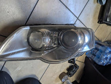 Load image into Gallery viewer, Frontscheinwerfer VW Passat 3C0941751G Xenon Links Scheinwerfer Headlight SCH8379010259pl
