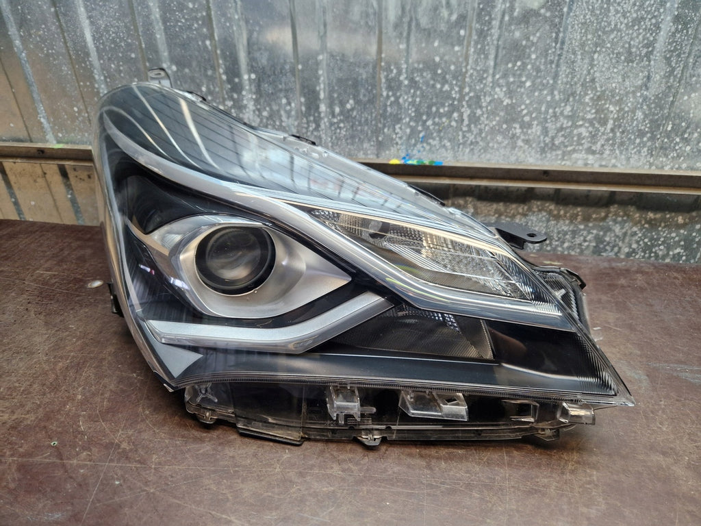 Frontscheinwerfer Toyota Yaris Rechts Scheinwerfer Headlight