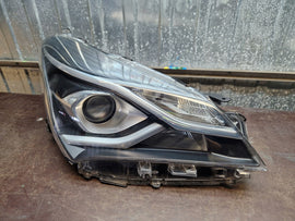 Frontscheinwerfer Toyota Yaris Rechts Scheinwerfer Headlight