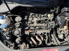 Laden Sie das Bild in den Galerie-Viewer, Motor VW Golf V Benzin Engine Unkomplett