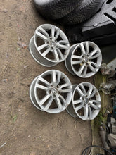 Load image into Gallery viewer, 4x Alufelge 16 Zoll 6.5" 5x112 33ET Silber 5N0601025R VW Tiguan Sharan Rim Wheel FEL8199251400bu