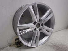 Load image into Gallery viewer, 1x Alufelge 18 Zoll 7.0" 5x112 45ET Glanz Silber 575601025G Audi Ateca I FEL5832749371lv