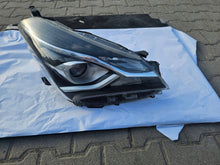 Load image into Gallery viewer, Frontscheinwerfer Toyota Yaris LED Rechts Scheinwerfer Headlight SCH4501586680tf