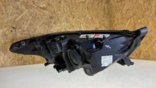 Laden Sie das Bild in den Galerie-Viewer, Frontscheinwerfer Ford Mondeo V Turnier I ES7313W030GD Rechts Headlight SCH5638284142qx