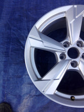 Load image into Gallery viewer, 1x Alufelge 18 Zoll 8.0" 5x112 39ET Glanz Silber 4K0601025 Audi A6 C8 Rim Wheel FEL6058640917yw