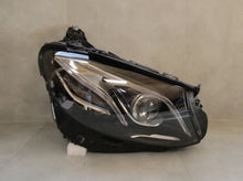 Laden Sie das Bild in den Galerie-Viewer, Frontscheinwerfer Mercedes-Benz W213 A2139066604 LED Rechts Headlight SCH8082496541qk