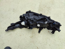 Laden Sie das Bild in den Galerie-Viewer, Frontscheinwerfer Toyota Corolla 81110-02T31-00 Rechts Scheinwerfer Headlight SCH6084527012qq