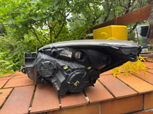 Load image into Gallery viewer, Frontscheinwerfer Opel Meriva B 13253630 Rechts Scheinwerfer Headlight SCH9032816552zz