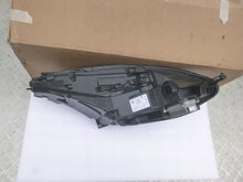 Load image into Gallery viewer, Frontscheinwerfer Tesla Model 3 1514952-10-E Full LED Rechts oder Links SCH4231990419nb