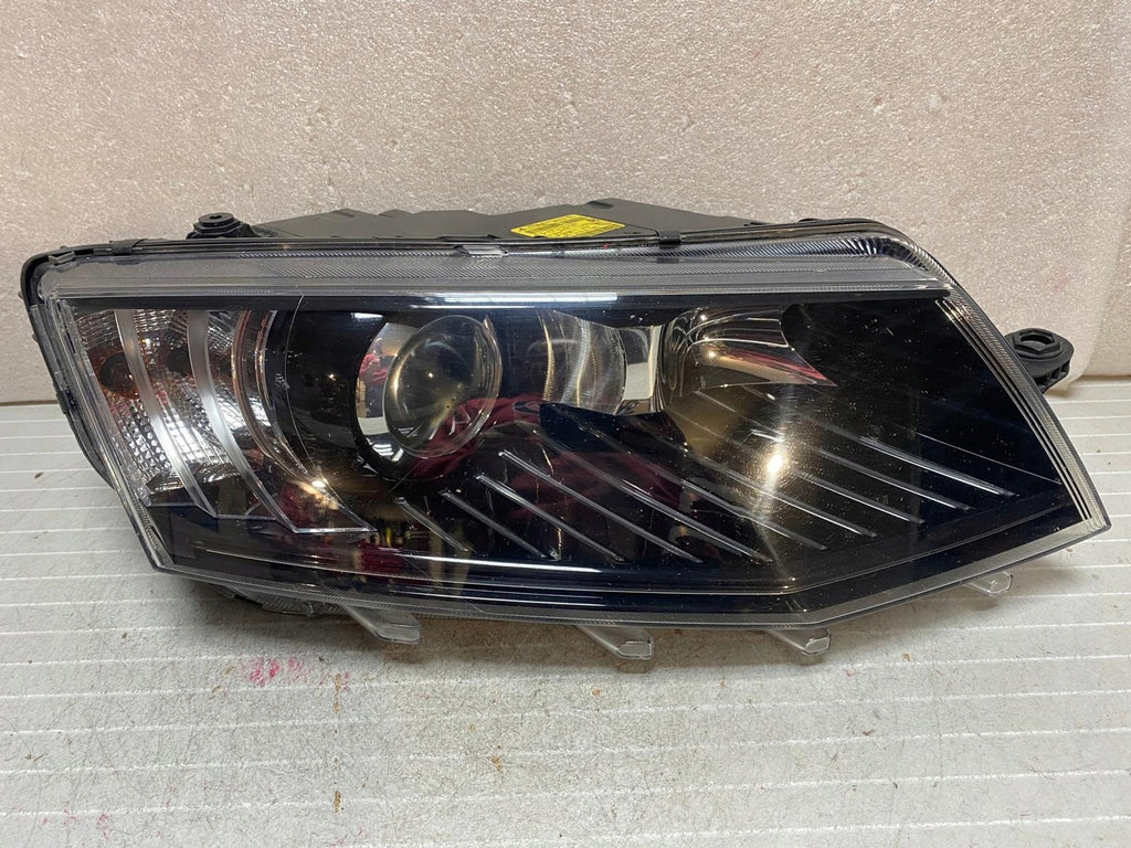 Frontscheinwerfer Skoda Octavia III 5E1941016B Xenon Rechts Headlight SCH1327809781so