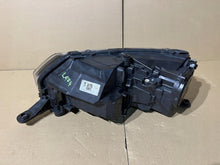 Laden Sie das Bild in den Galerie-Viewer, Frontscheinwerfer Skoda Rapid 5JB941016C Xenon Rechts Scheinwerfer Headlight