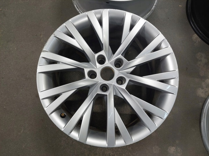 1x Alufelge 18 Zoll 8.0" 5x112 44ET 3V0601025AN Skoda Rim Wheel FEL7755430996vn