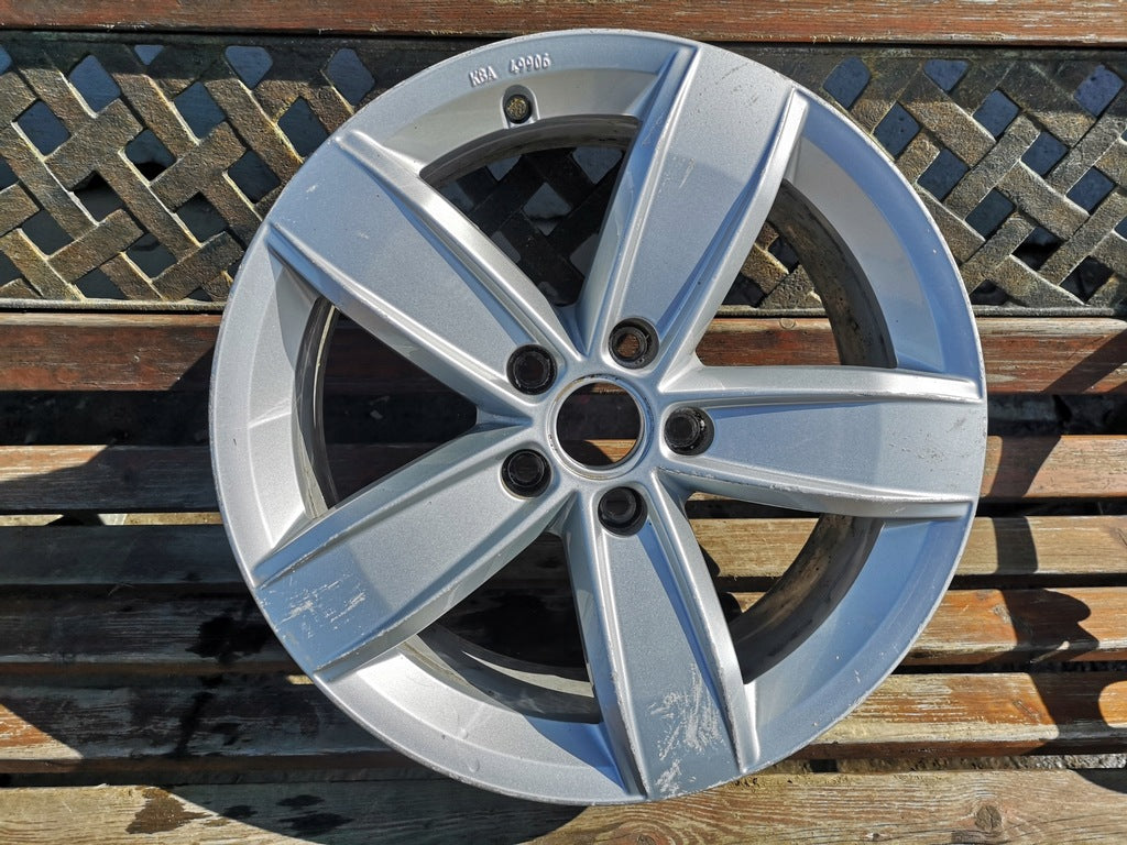 1x Alufelge 17 Zoll 6.5" 5x112 38ET Glanz Silber 5NA071497 VW Tiguan Rim Wheel FEL1493072631md