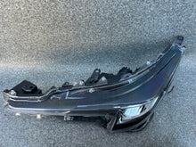 Laden Sie das Bild in den Galerie-Viewer, Frontscheinwerfer Toyota Corolla 81150-02S60 Links Scheinwerfer Headlight SCH5129043297gf