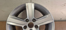 Laden Sie das Bild in den Galerie-Viewer, 1x Alufelge 16 Zoll 6.5" 5x112 46ET Glanz Silber 5G0601025P VW Golf VII I FEL8266102863ft