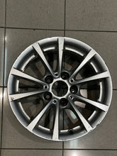 Load image into Gallery viewer, 1x Alufelge 16 Zoll 7.0&quot; 5x120 36ET Glanz 6796236 Bmw Rim Wheel