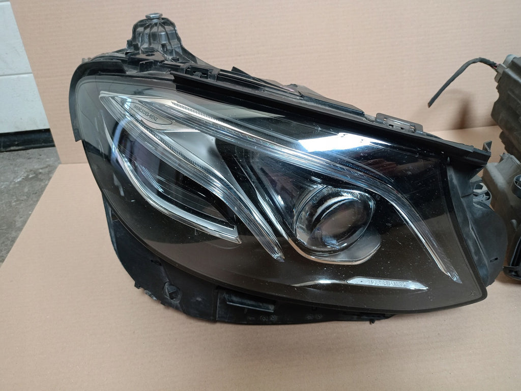 Frontscheinwerfer Mercedes-Benz W213 Ein Stück (Rechts oder Links) Headlight