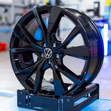 Laden Sie das Bild in den Galerie-Viewer, 1x Alufelge 18 Zoll 7.0" 5x100 39ET 2G7601025C VW T-Cross Rim Wheel FEL5990122677vi