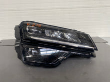 Laden Sie das Bild in den Galerie-Viewer, Frontscheinwerfer Skoda Karoq 57B941016D Rechts Scheinwerfer Headlight SCH1619722101cs