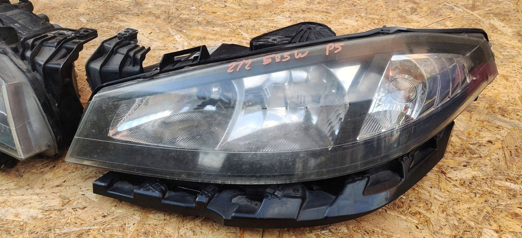 Frontscheinwerfer Renault Laguna II AMI18736 7701061669 Rechts oder Links SCH7524517158kv