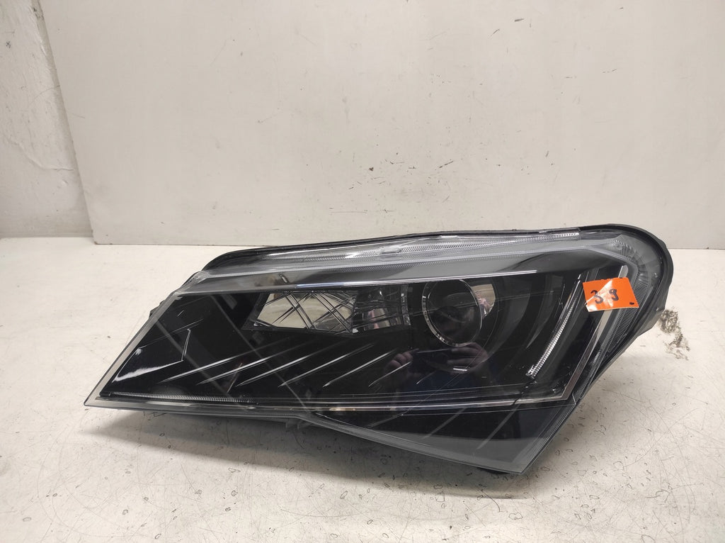 Frontscheinwerfer Skoda Superb III 9V1941015B- Xenon Links Headlight
