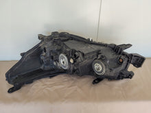 Laden Sie das Bild in den Galerie-Viewer, Frontscheinwerfer Toyota Hilux VIII 1EJ-923364-040 Rechts Scheinwerfer Headlight SCH3946517238hv