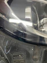 Laden Sie das Bild in den Galerie-Viewer, Frontscheinwerfer Mercedes-Benz Gla A1569062400 Xenon Rechts Headlight SCH6317633335yo