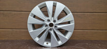 Load image into Gallery viewer, 1x Alufelge 19 Zoll 8.0" 5x112 5LA601025 Skoda Enyaq Rim Wheel FEL4531401228kh