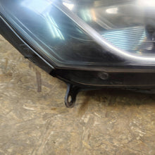 Load image into Gallery viewer, Frontscheinwerfer Renault Clio IV 260102796R 125336201033299900010 Rechts SCH6020131327jt