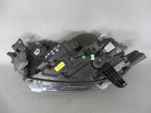 Laden Sie das Bild in den Galerie-Viewer, Frontscheinwerfer Mitsubishi Outlander III 8301C8-54 LED Rechts Headlight