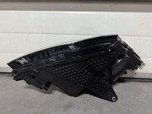 Laden Sie das Bild in den Galerie-Viewer, Frontscheinwerfer Skoda Superb III 3V1941015C Full LED Links Headlight