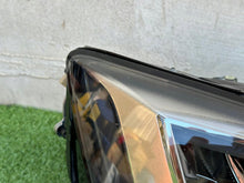 Laden Sie das Bild in den Galerie-Viewer, Frontscheinwerfer Audi Q2 81A941012 Full LED Rechts Scheinwerfer Headlight
