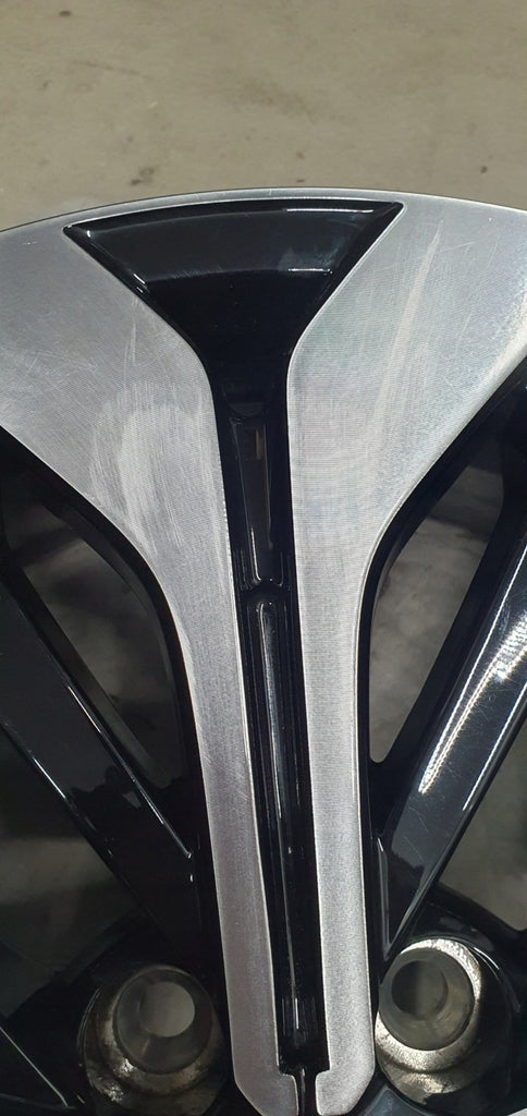 1x Alufelge 18 Zoll 7.5" 5x114.3 45ET Glanz Schwarz 403007567R Renault Arkana FEL9769872725oo