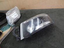 Laden Sie das Bild in den Galerie-Viewer, Frontscheinwerfer Renault 21554749 Links Scheinwerfer Headlight SCH6427796156wx