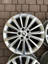 Laden Sie das Bild in den Galerie-Viewer, 4x Alufelge 18 Zoll 7.0" 5x112 43ET Glanz Silber 565601025E Skoda Kodiaq FEL4981756231tn